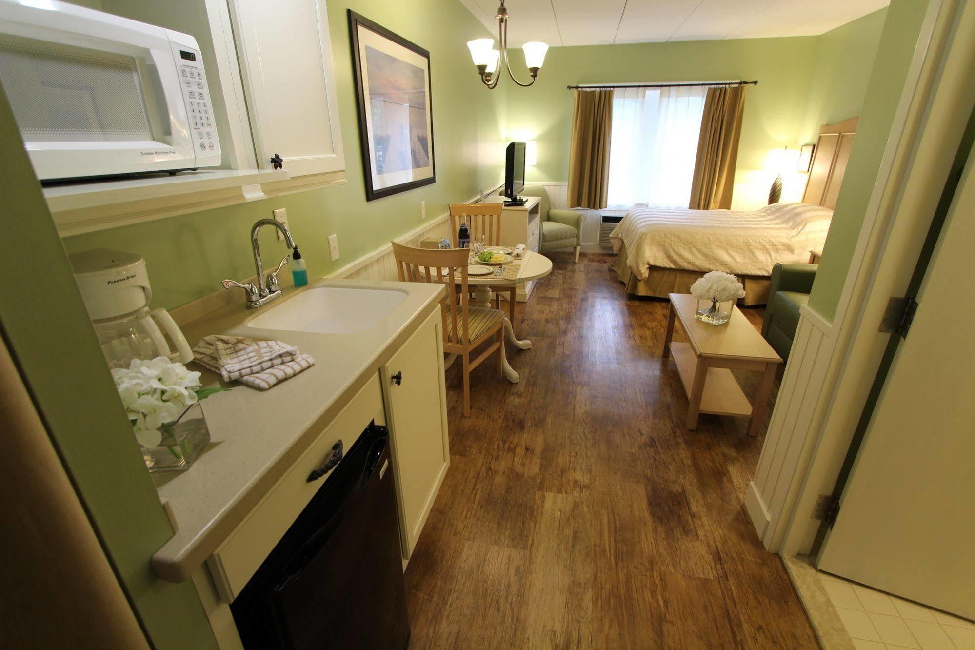 Hotel Holly Tree 3*