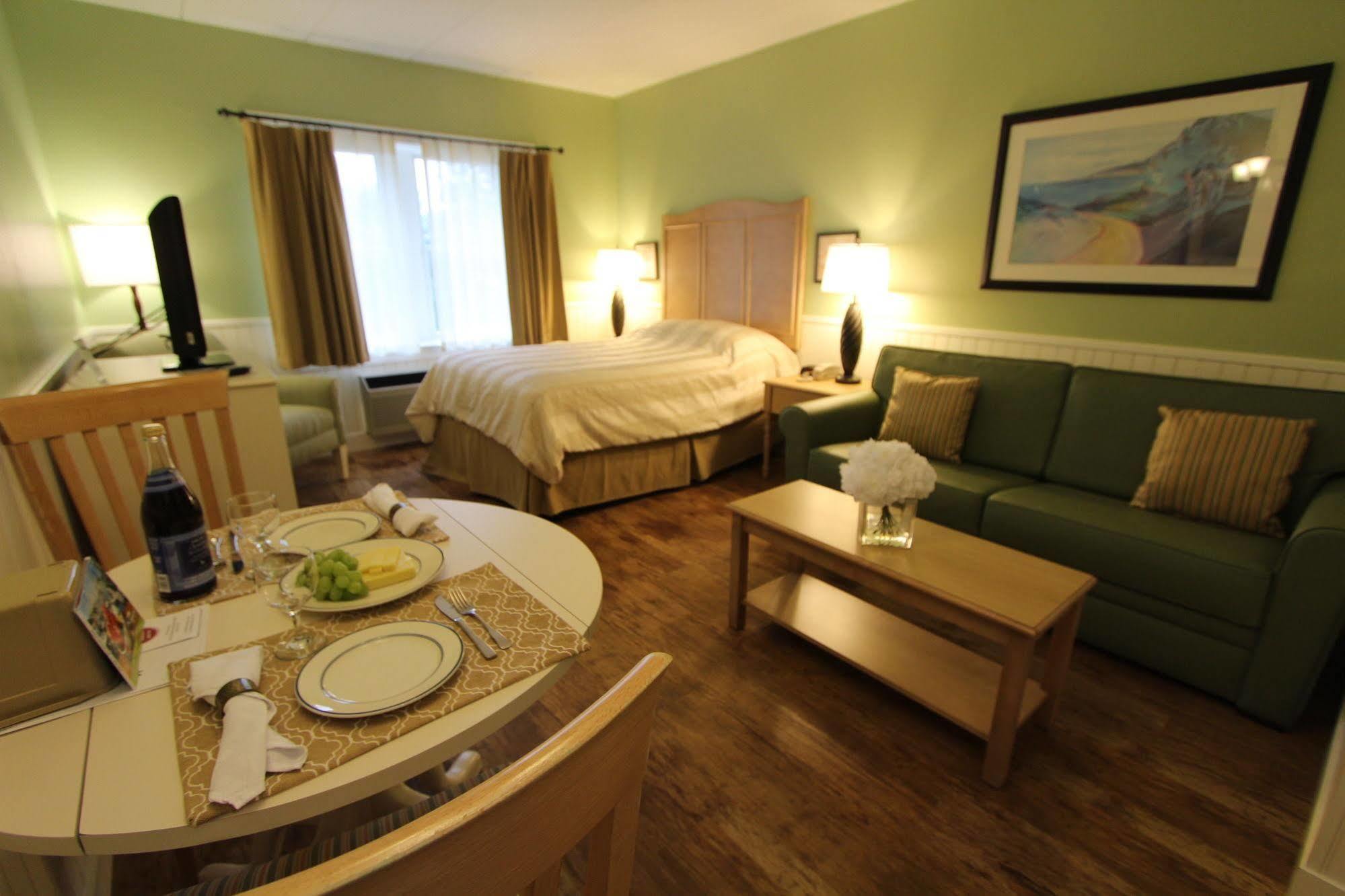 Hotel Holly Tree West Yarmouth