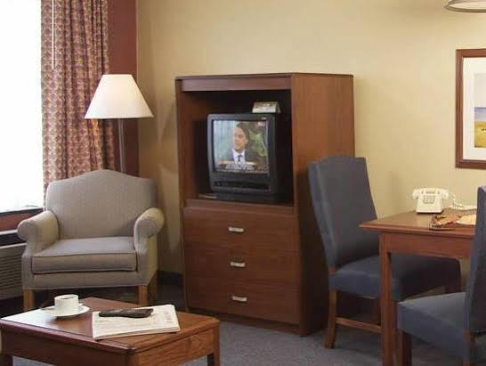 Holly Tree Hotel 3*