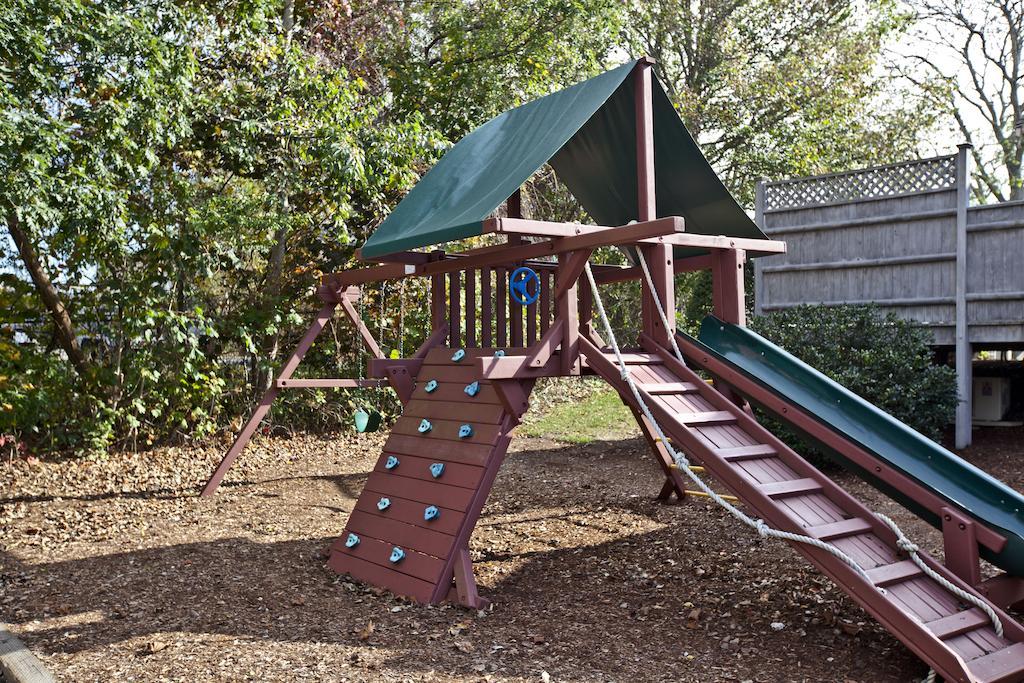 Holly Tree Hotel 3*