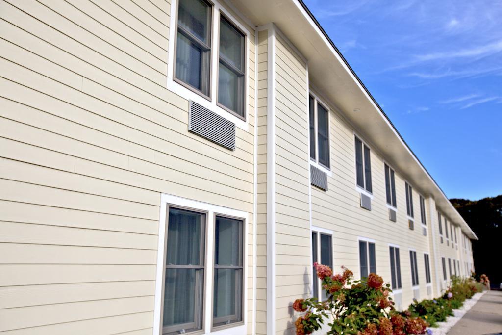 Holly Tree Hotel 3*