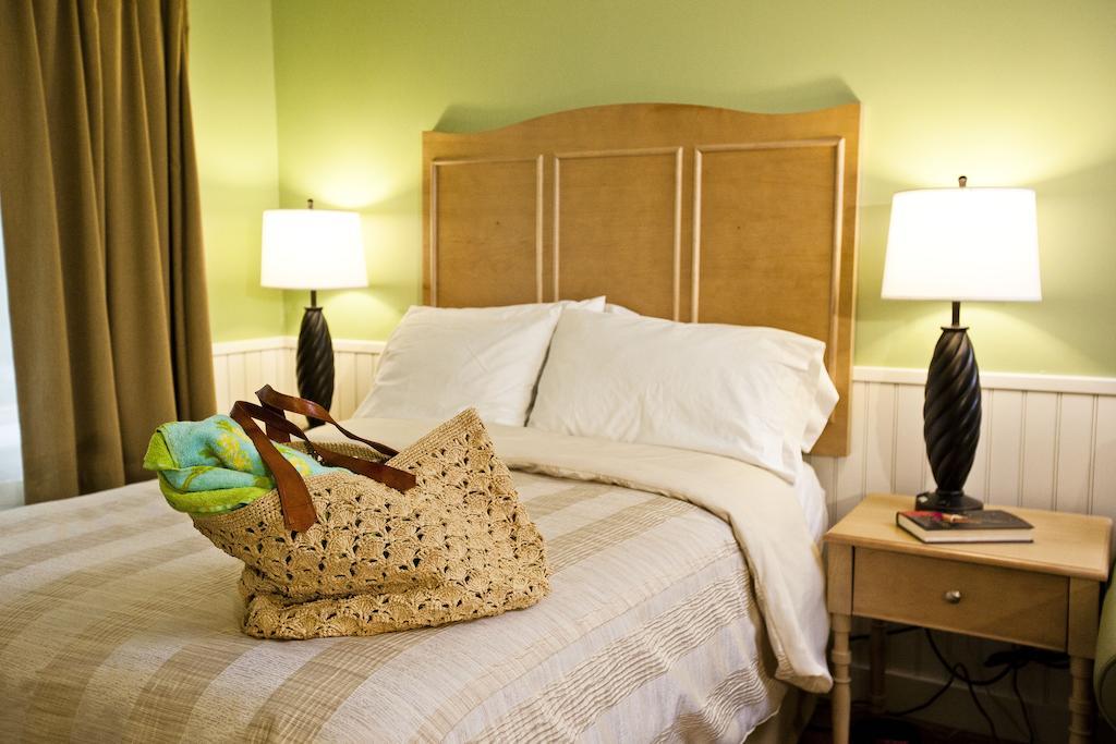 Holly Tree Hotel 3*