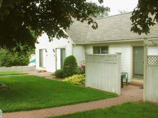 Holly Tree Hotel 3*