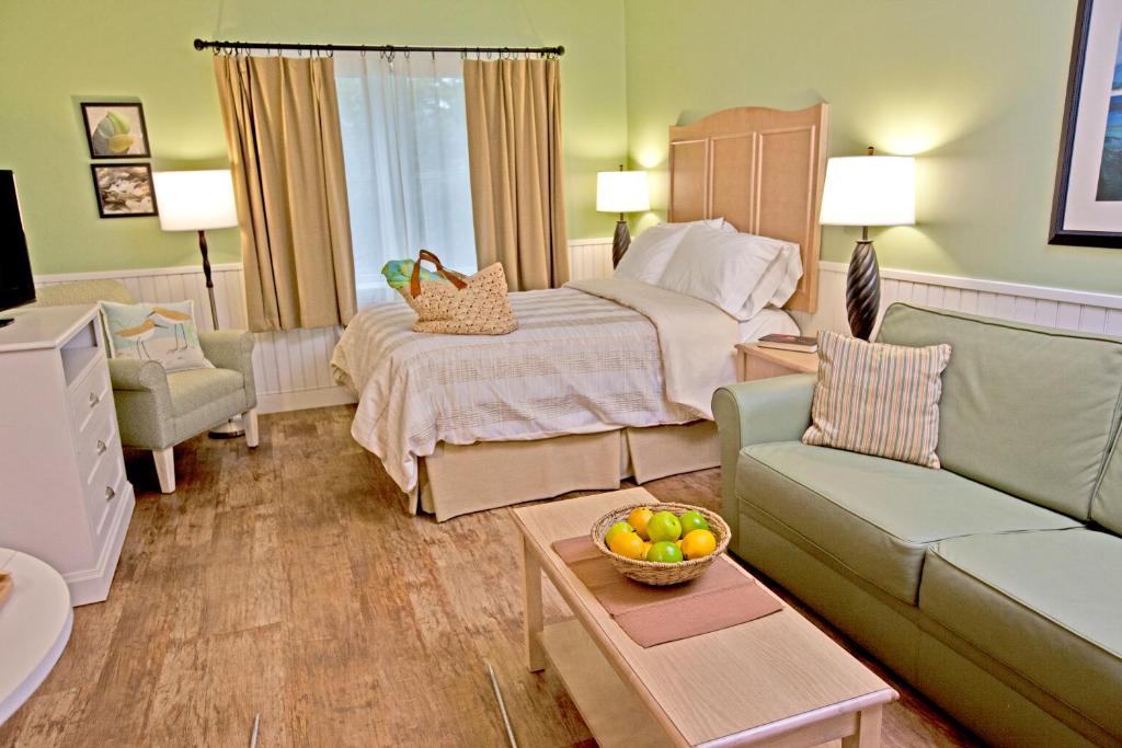 Holly Tree Hotel